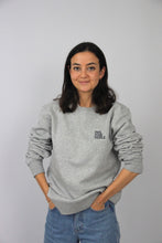 Lade das Bild in den Galerie-Viewer, Sweater Classic